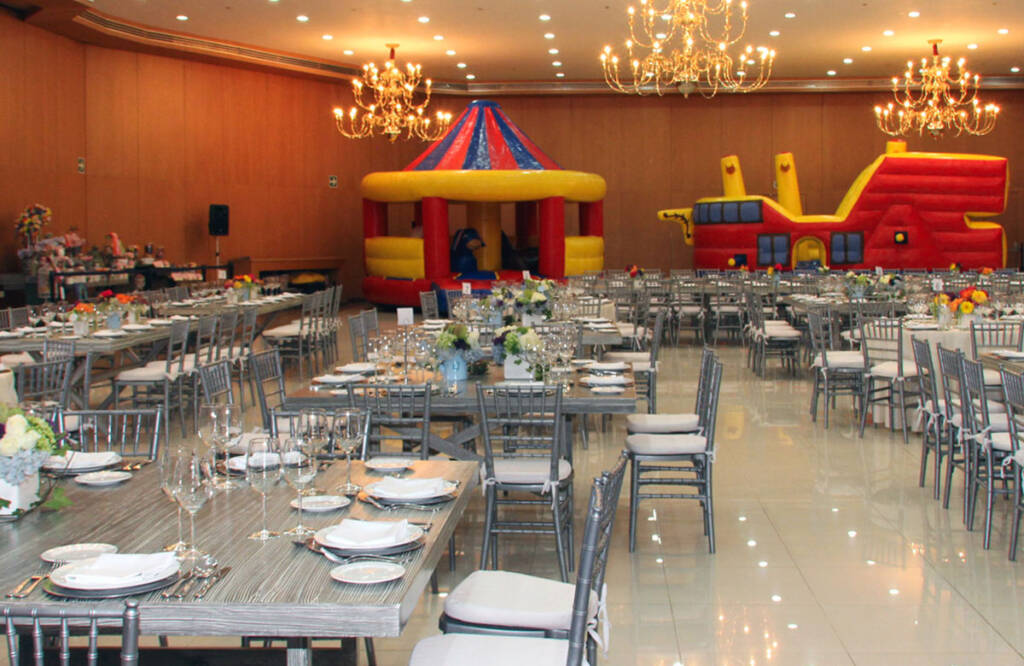 Salón grandes techados para fiestas y eventos