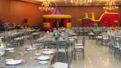 Salón grandes techados para fiestas y eventos
