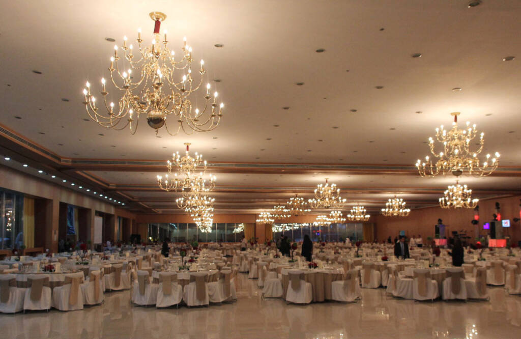 Salón para graduaciones de miles de personas