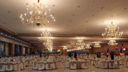 Salón para graduaciones de miles de personas